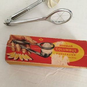 Vintage Egg slicer,6 even slices. Never used